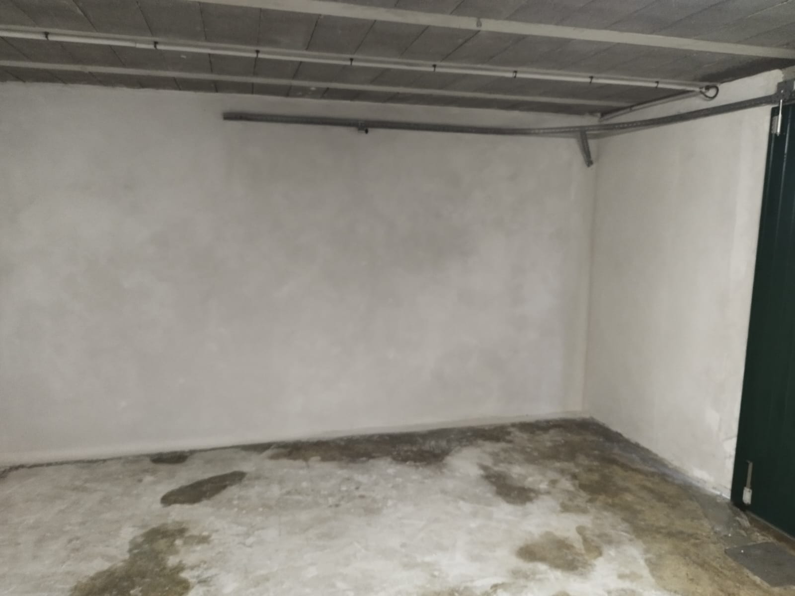Vue d'ensemble du sous-sol à Olivet remis au sec après imperméabilisation et drainage