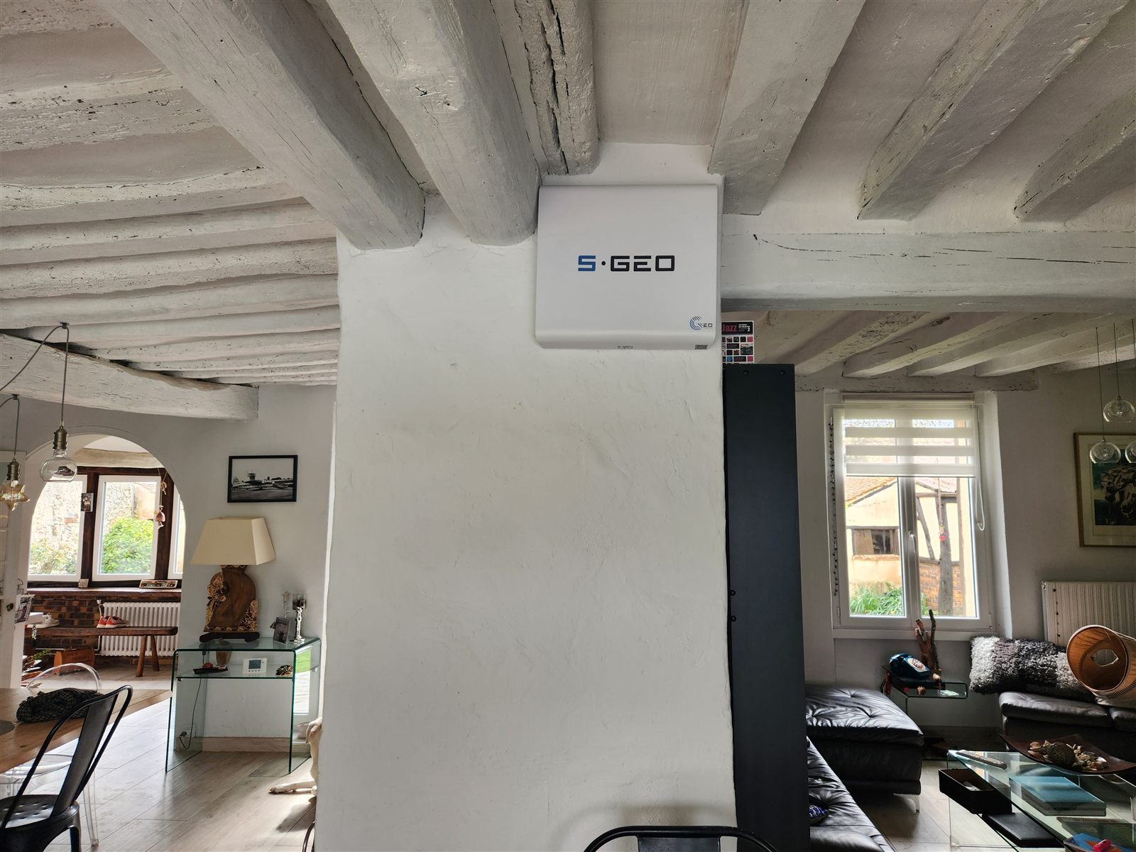 Boîtier d'assèchement S·GEO® posé en pied de mur